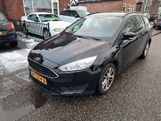 Unfallwagen Ford Focus 1.0 eco boost 2018/1