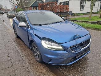 krockskadad bil auto Volvo V-40 1.5 t2 R Design automaat 2018/5