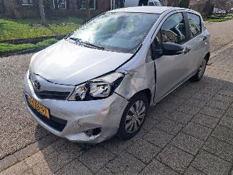 damaged passenger cars Toyota Yaris 1.0i 5drs LPG 2012/3