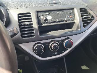 Kia Picanto 1.0i picture 7