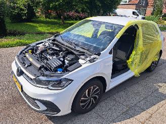 Unfallwagen Volkswagen Polo 1.0i live 2024/2