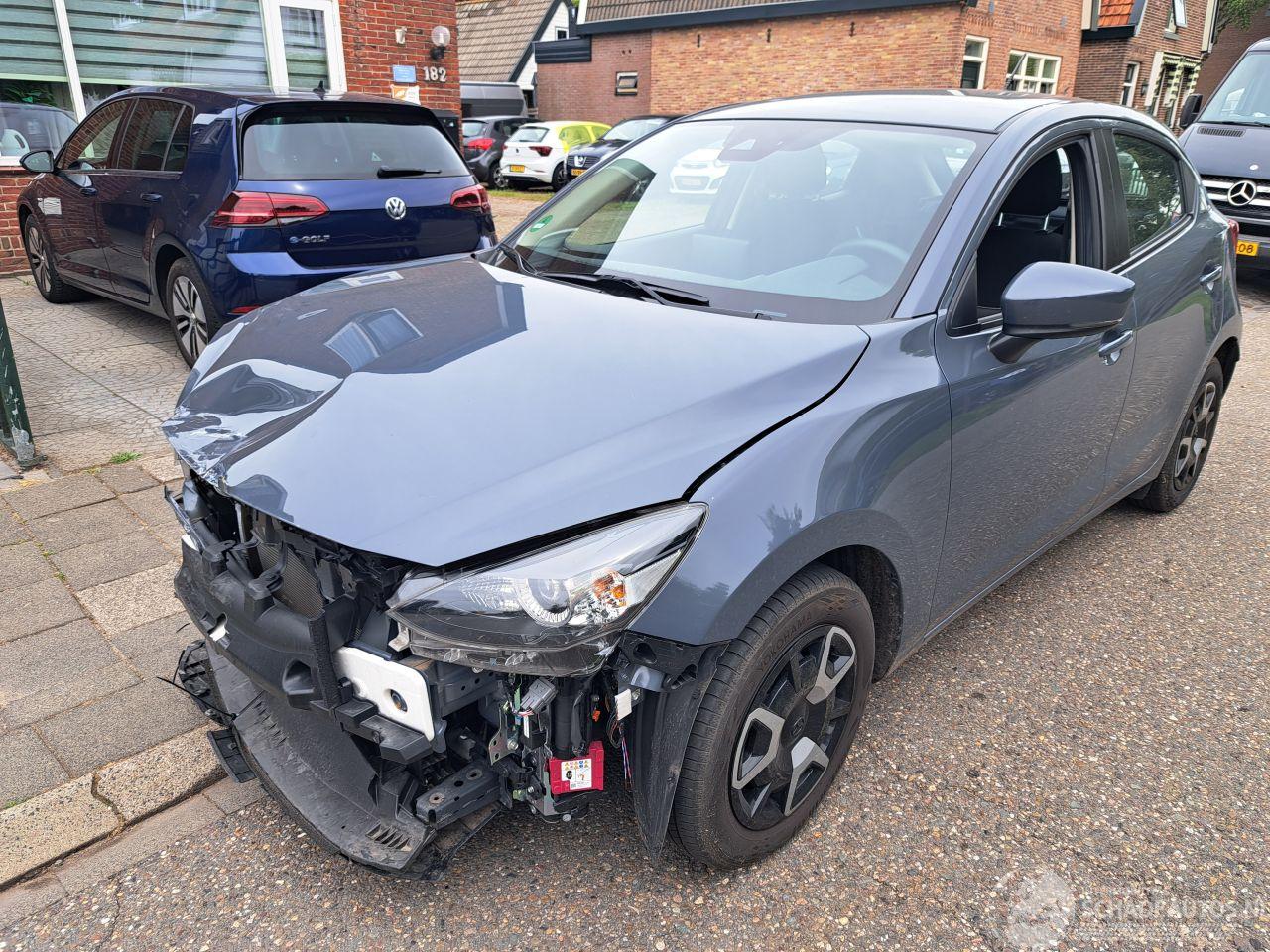 Mazda 2 1.5i cent line
