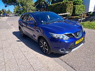 damaged passenger cars Nissan Qashqai 1.2 connect edition {hagelschade} 2014/6