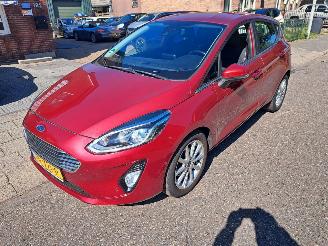 uszkodzony samochody osobowe Ford Fiesta 1.0i titanium 2017/8