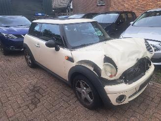 damaged passenger cars Mini One 1.4i 2010/1