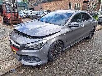 Unfallwagen Mercedes Cla-klasse 180 amg edition automaat 2017/7