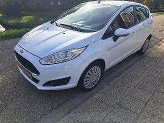 skadebil auto Ford Fiesta 1.0i style 2016/4