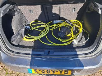 Volkswagen Golf golf e automaat picture 8