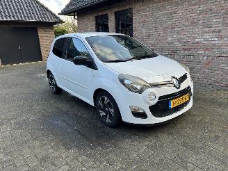 damaged passenger cars Renault Twingo 1.2 16V DYNAMIQUE AIRCO 2014/7