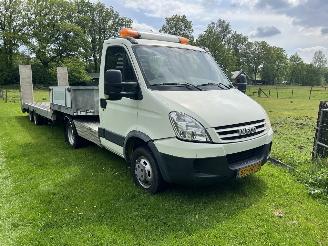 skadebil bedrijf Iveco Daily 40C18 300 BE TREKKER EN VELDHUIZEN AANHANGER P31-5A 2008/8