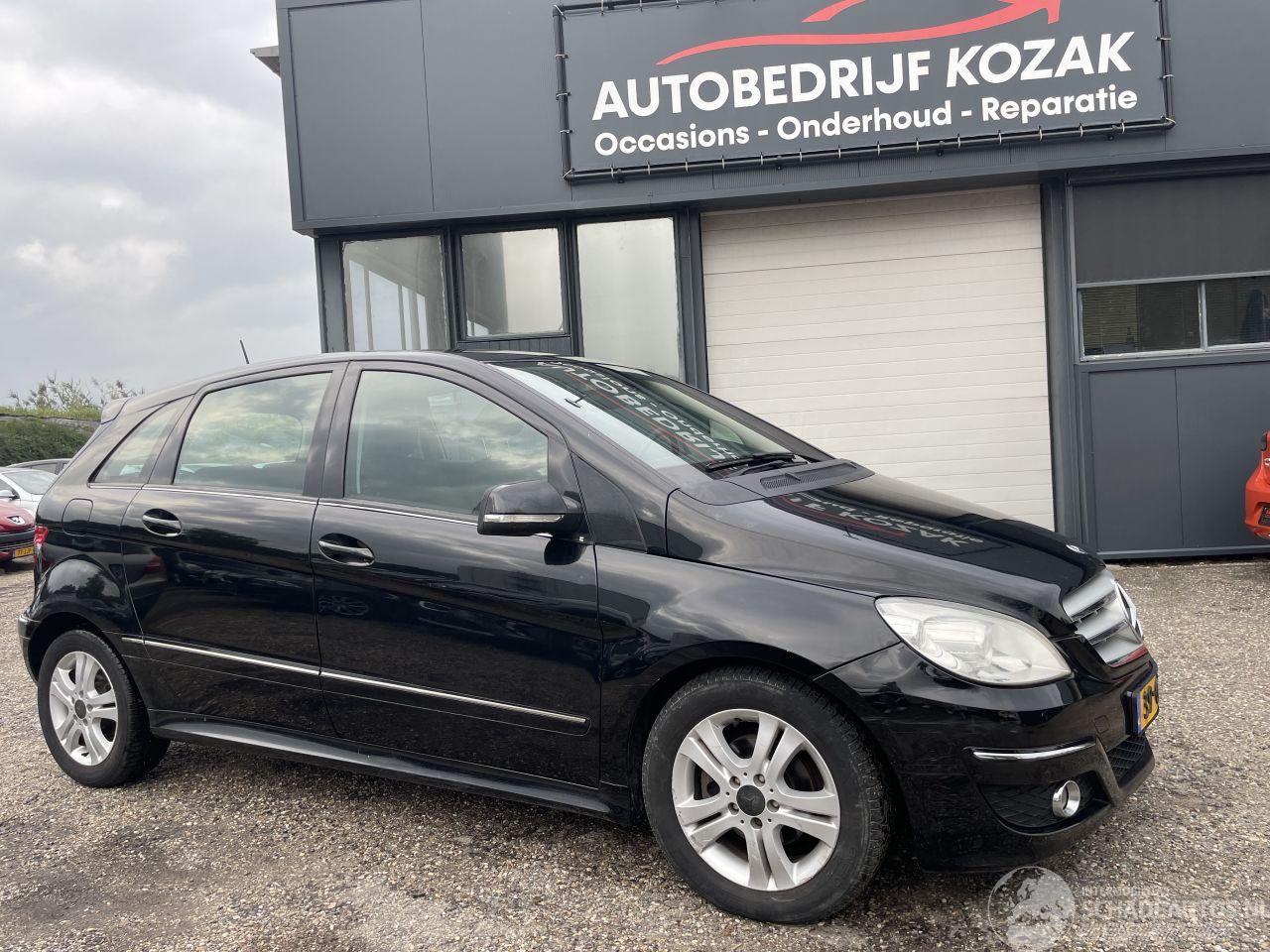Mercedes B-klasse 170 AIRCO AUTOMAAT CRUISE NIEUWE APK