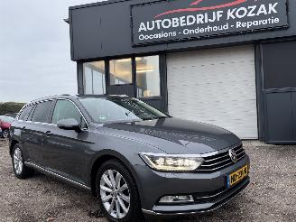 Schadeauto Volkswagen Passat 1.6 TDI Highline Airco NAVI Cruise PDC 2015/10