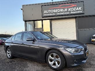 skadebil auto BMW 3-serie 320i EfficientDynamics Edition Executive 170pk 2013/3