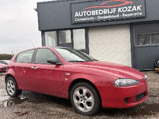 Ocazii autoturisme Alfa Romeo 147 1.6 T.Spark Distinctive AIRCO LEDER 2005/6