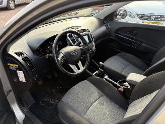 Kia Cee d Sporty Wagon 1.4 CVVT Navigator Plus Pack CRUISE picture 8