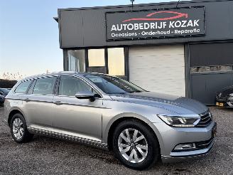 krockskadad bil auto Volkswagen Passat Variant 1.6 TDI Connected Series NAVI 2016/7