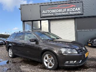 Damaged car Volkswagen Passat 1.6 TDI BlueMotion Executive NAVI PDC CRUISE 2013/10