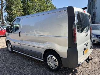 Renault Trafic 2.5 dCi L1H1 AIRCO 3-pers. NIEUWE APK picture 3