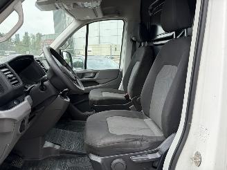 Volkswagen Crafter 35 2.0 TDI L4H4 MAXI AIRCO AUTOMAAT picture 9