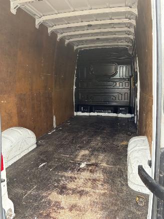Volkswagen Crafter 35 2.0 TDI L4H4 MAXI AIRCO AUTOMAAT picture 18