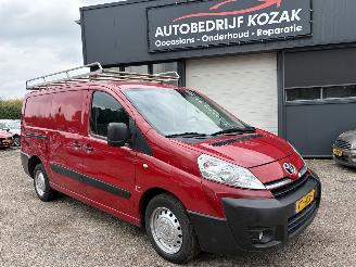 krockskadad bil bedrijf Toyota Proace 1.6 D L2H1 LANG ASPIRATION AIRCO 3-pers. 2016/2