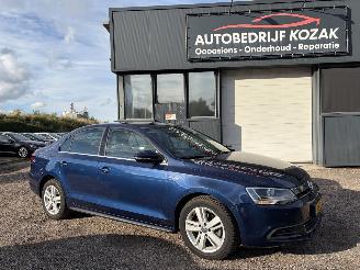 damaged passenger cars Volkswagen Jetta 1.4 TSI Hybrid Comfortline automaat NAVI CRUISE 2013/6