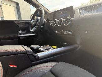 Mercedes B-klasse 180d Business Solution AMG Panoramadak automaat picture 15