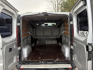 Renault Trafic 2.5 dCi L2H1 5-pers. AIRCO PDC TREKHAAK picture 19
