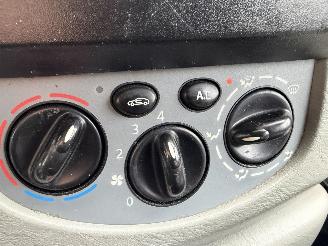 Renault Trafic 2.5 dCi L2H1 5-pers. AIRCO PDC TREKHAAK picture 13