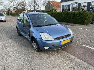 krockskadad bil auto Ford Fiesta 1.4-16V 2003/8