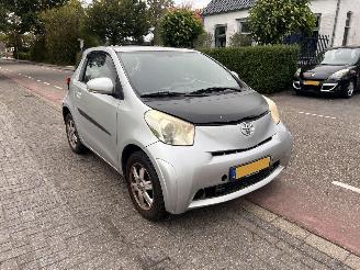 damaged passenger cars Toyota iQ 1.0-12V 2009/5