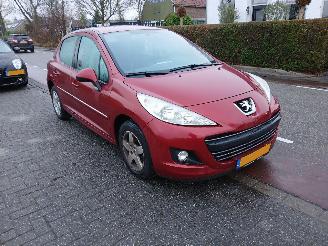 uszkodzony samochody osobowe Peugeot 207 1.4-16V VTi 2011/1