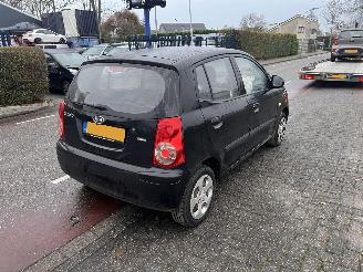 Kia Picanto 1.0-12V picture 3