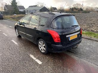 Peugeot 308 1.6 VTi picture 4