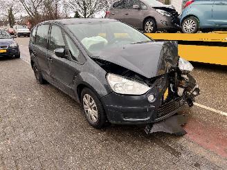 Coche accidentado Ford S-Max 2.0-16V Trend 2010/1