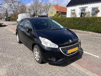 skadebil auto Peugeot 208 1.0 Access 2013/12