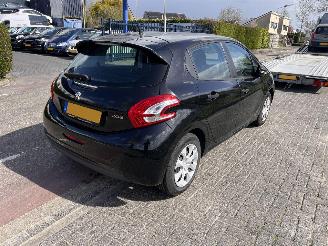 Peugeot 208 1.0 Access picture 3