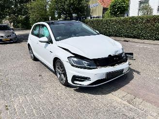 škoda osobní automobily Volkswagen Golf 1.5 TSi Highline Business R 2018/1