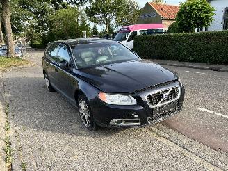 Uttjänta bilar auto Volvo V-70 2.0 D 16V 2009/5
