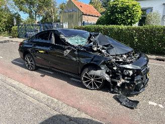 krockskadad bil auto Mercedes Cla-klasse 180 2016/8