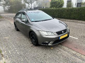 Unfallwagen Seat Leon ST 1.6 TDi Ecomotive 2014/9