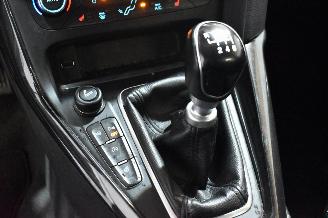 Ford Focus 1.0 Titanium picture 25