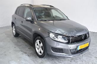 damaged passenger cars Volkswagen Tiguan 1.4 TSI Comf.enamp;Design 2013/1