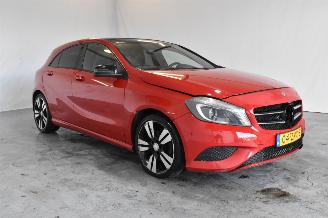 skadebil auto Mercedes A-klasse 180 Ambition 2013/1