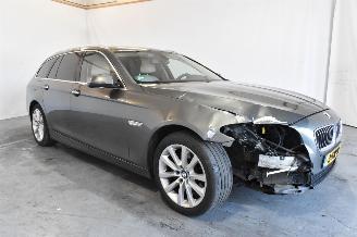 Unfallwagen BMW 5-serie 525d Luxury Edition 2014/3