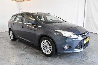 Vaurioauto  passenger cars Ford Focus 1.0 EcoB. Titanium 2012/8