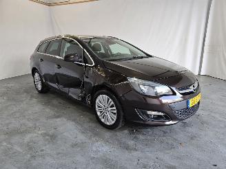 damaged passenger cars Opel Astra SPORTS TOURER 2015/5