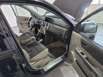 Nissan X-Trail 2.0 Comfort 2wd picture 13