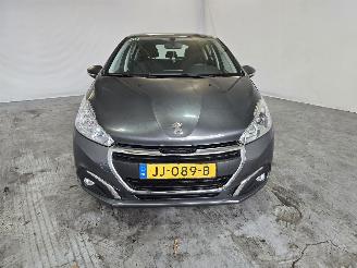 Peugeot 208 1.2 PureT. Blue Lion picture 2
