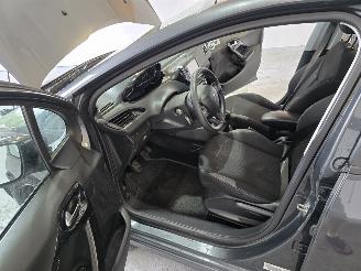 Peugeot 208 1.2 PureT. Blue Lion picture 15
